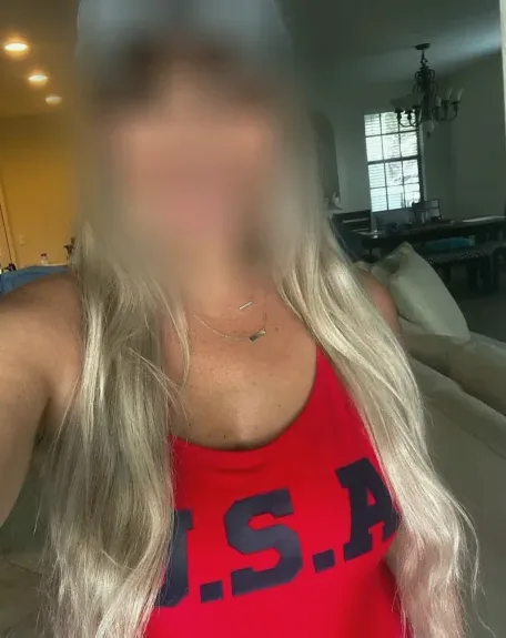 Caitlin, 38