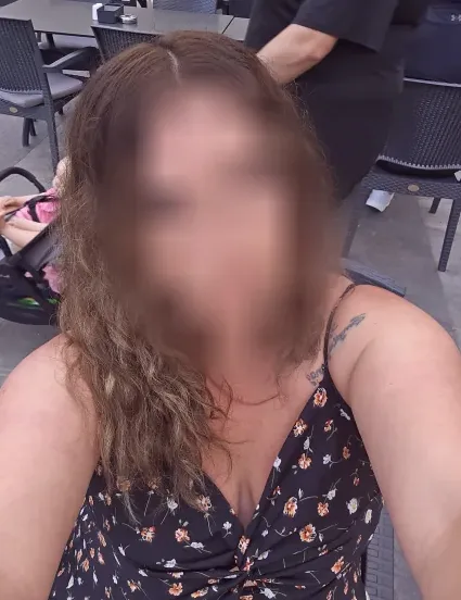 Ewa, 36