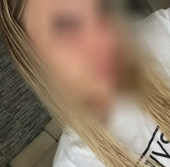 Farah, 20