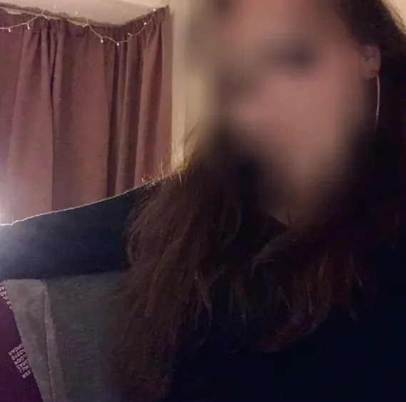 Gemma, 25