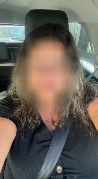 Isabelle, 33