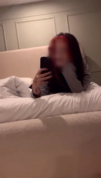 Nicola, 20