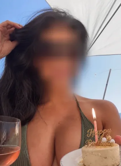 Paige, 40