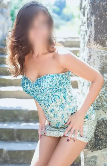 Rebecca, 34