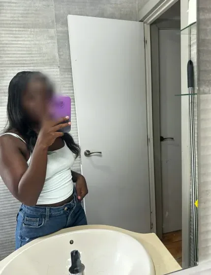 Saoirse, 29