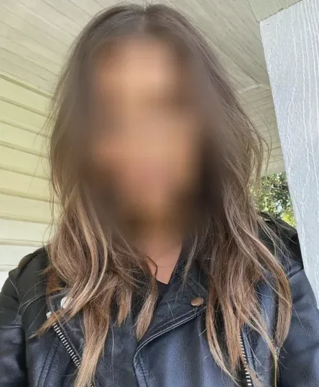 Sofia, 32