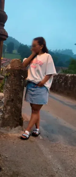 Sophie, 32