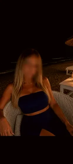 Zoe, 38